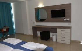 Sunny Blue Hotel